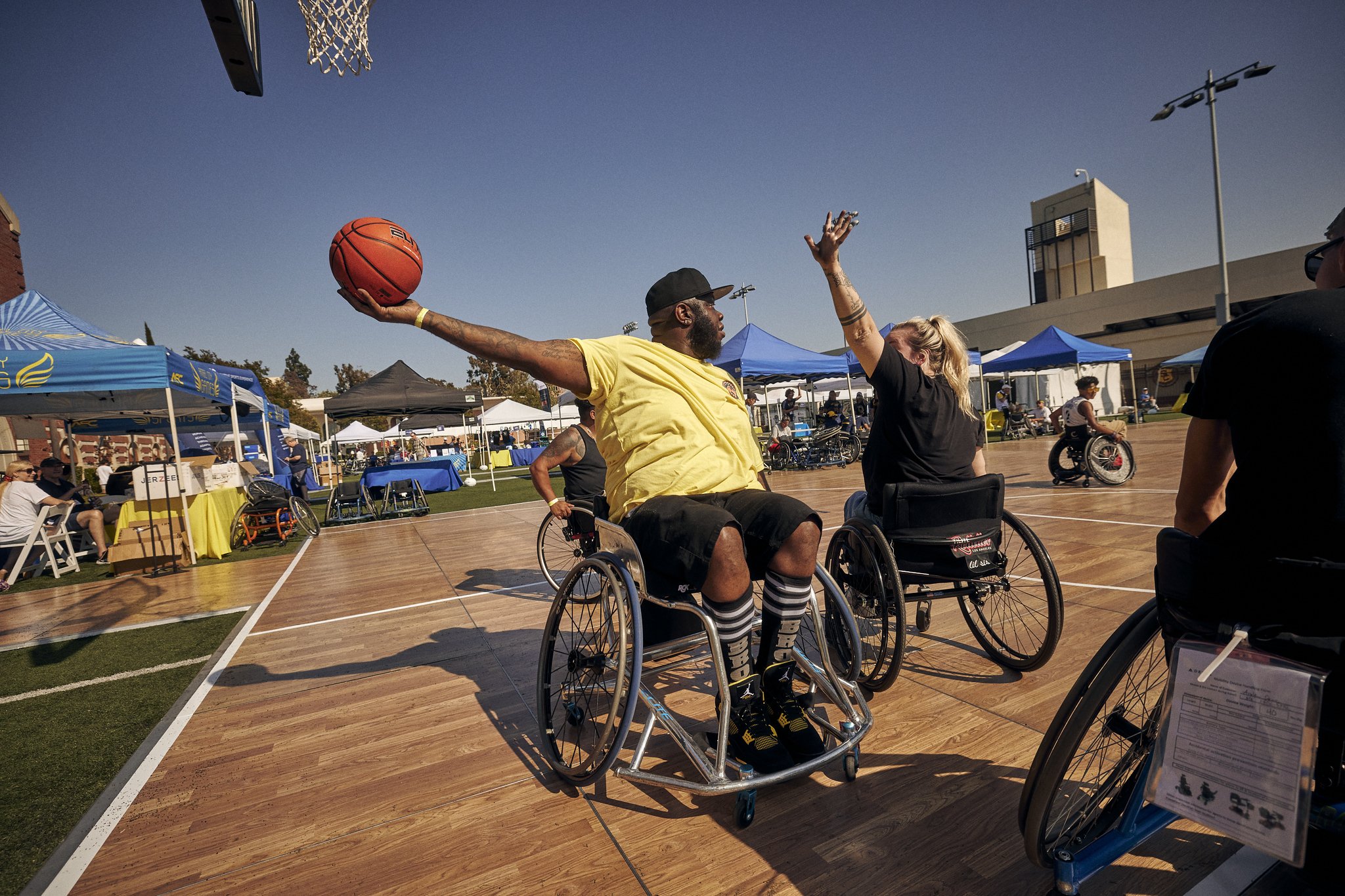 CBA：主场取胜 青岛男篮126-108四川男篮.